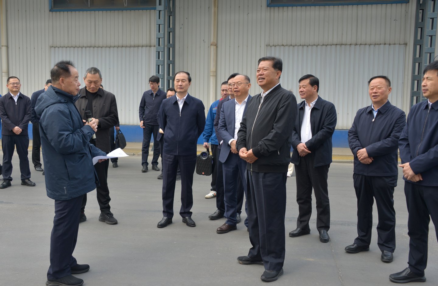 省政协党组副书记、副主席林峰海到齐峰调研