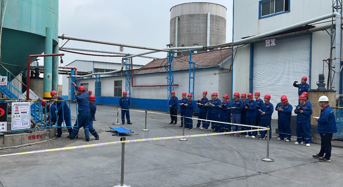 欧华分公司开展有限空间作业救援演练观摩点评会