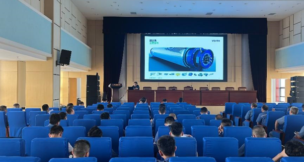 公司进行辊子机械技术培训