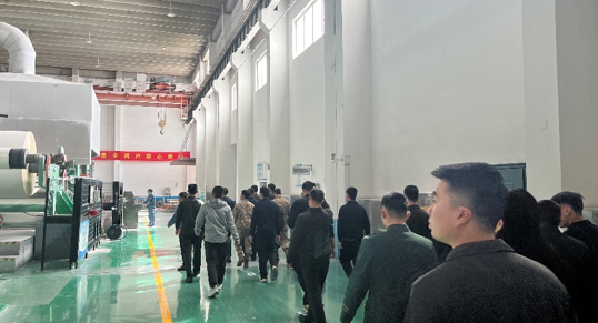 退役士兵“指引未来”就业直通车活动走进齐峰