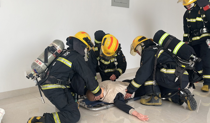 公司开展2025年度消防联合实战演练